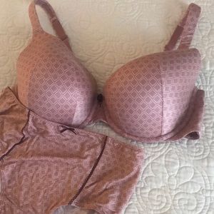 Cacique bra and matching panty